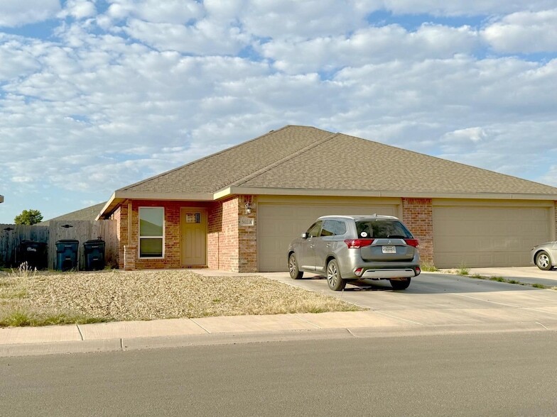 5611 Jarvis St, Unit A in Lubbock, TX - Building Photo