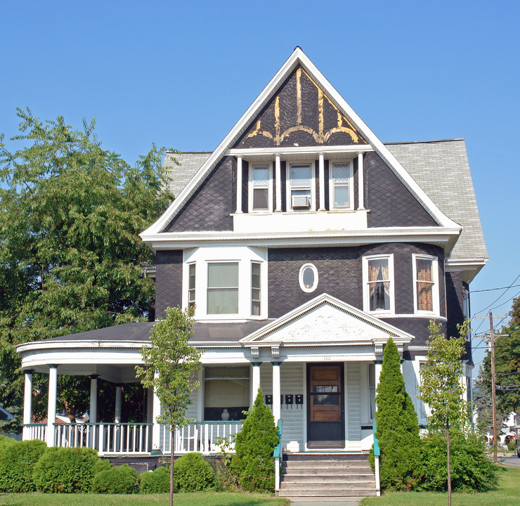 100 Nanticoke Ave in Endicott, NY - Building Photo