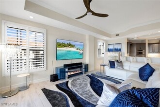 10733 Mirasol Dr in Miromar Lakes, FL - Foto de edificio - Building Photo