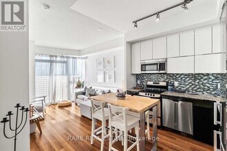 80-1980 Marine Parade Dr in Toronto, ON - Building Photo - Building Photo