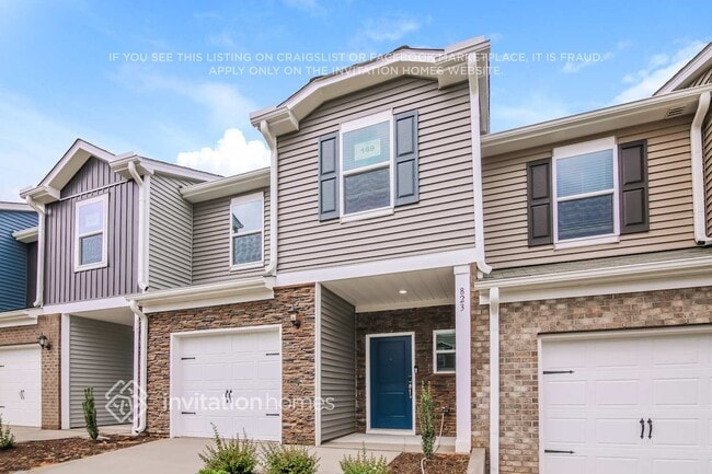 823 Holiday Pk Ln in Knightdale, NC - Foto de edificio - Building Photo