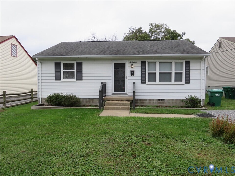 213 North Juniper Ave in Highland Springs, VA - Building Photo