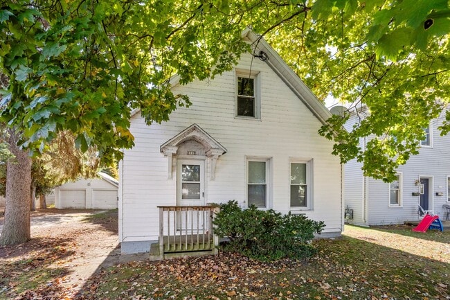 property at 2111 Madison St