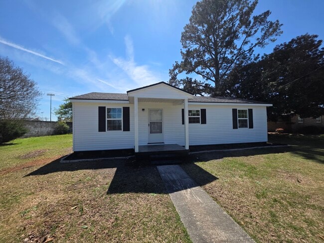 1001 James St in Dillon, SC - Building Photo - Building Photo