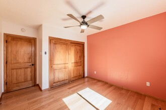 136 Fiesta St-Unit -136 Fiesta Street, Unit B in Santa Fe, NM - Foto de edificio - Building Photo