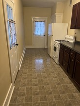 405 N McKean St, Unit Apartment 2 in Butler, PA - Foto de edificio - Building Photo