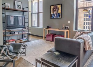 350 Saint Peter St, Unit 1206 in St. Paul, MN - Foto de edificio - Building Photo