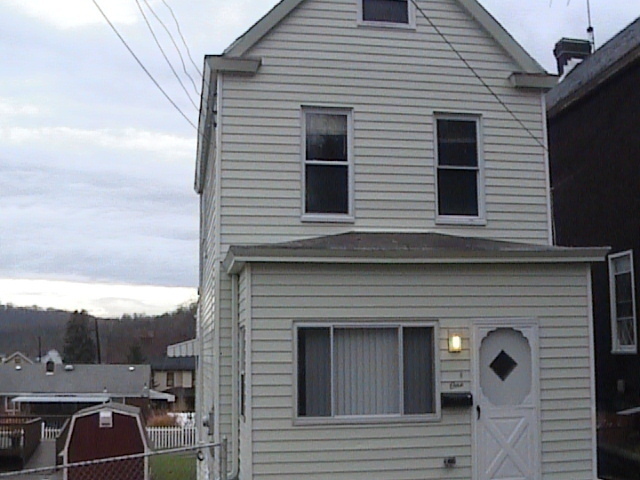 1 Ogden St in Carnegie, PA - Building Photo - Building Photo