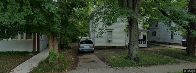 1041 Middlebury St in Elkhart, IN - Building Photo - Building Photo