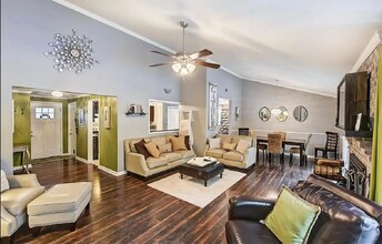 621 Regency Dr in Charlotte, NC - Building Photo - Building Photo