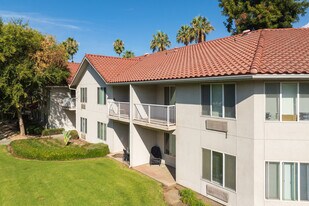 Holiday Valencia Commons in Rancho Cucamonga, CA - Building Photo
