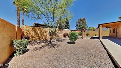 3002 E Jeanette Ct in Phoenix, AZ - Building Photo - Building Photo
