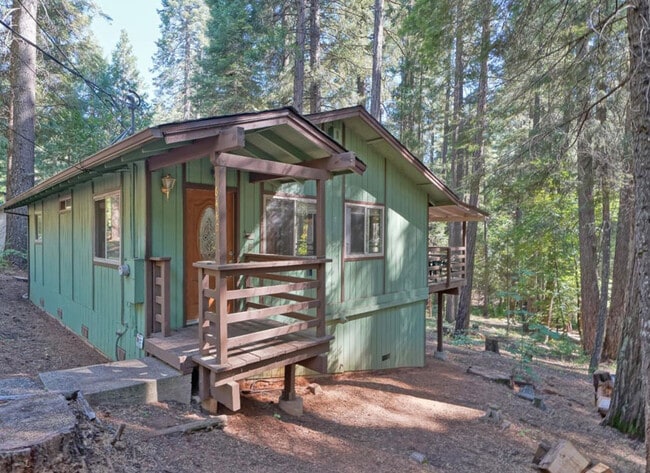 6440 Zircon Dr in Pollock Pines, CA - Building Photo - Building Photo