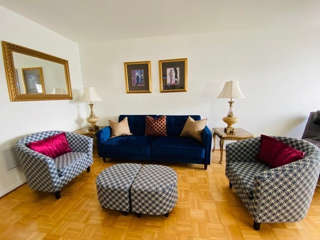 property at 2840 Cynthia Ln