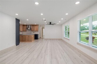 4712 W Bay Ave in Tampa, FL - Building Photo - Building Photo