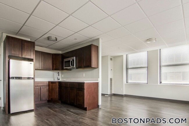 507 Main St, Unit 303 in Worcester, MA - Foto de edificio - Building Photo