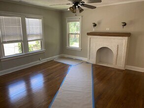 5924.5 La Vista Dr in Dallas, TX - Building Photo - Building Photo