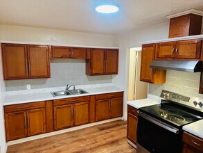 1217 Holiday Pl in Bossier City, LA - Building Photo - Building Photo