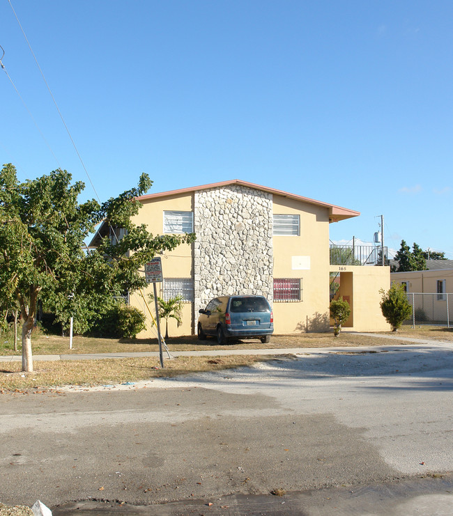 165 NW 4th St in Homestead, FL - Building Photo - Building Photo