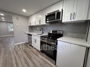 120 Gallup Hill Rd in Ledyard, CT - Building Photo - Building Photo