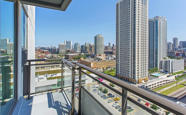 330 N Jefferson St in Chicago, IL - Foto de edificio - Building Photo