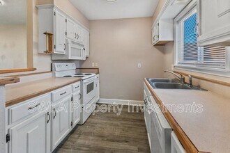 3221 Ryan St in Lake Charles, LA - Building Photo - Building Photo