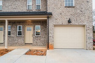809-811 Rodeo Ln in Bowling Green, KY - Building Photo