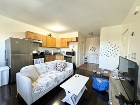 1576 Tremont St, Unit 3 Apartments