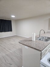 173 S 47th St in Springfield, OR - Foto de edificio - Building Photo