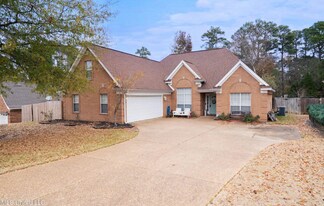 1106 Fawn Dr in Hernando, MS - Building Photo