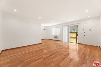 1608 S Bentley Ave in Los Angeles, CA - Building Photo - Building Photo