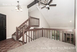 7434 Santa Fe Dr in Overland Park, KS - Building Photo - Building Photo