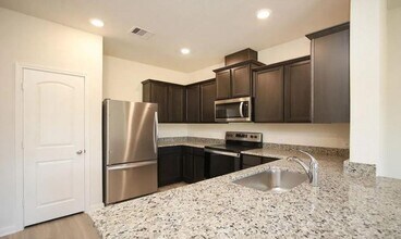 549 Bains St in Brookshire, TX - Building Photo - Building Photo