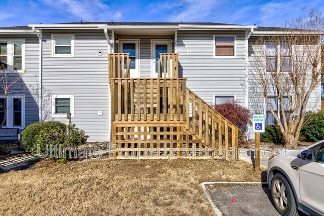 2504 Flint Dr in Wilmington, NC - Building Photo - Building Photo