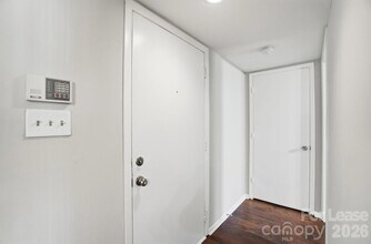 4948 Sardis Rd in Charlotte, NC - Building Photo - Building Photo