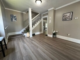 626 W 6th St in Waterloo, IA - Building Photo