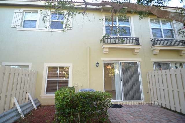 108 Lake Monterey Cir in Boynton Beach, FL - Foto de edificio - Building Photo