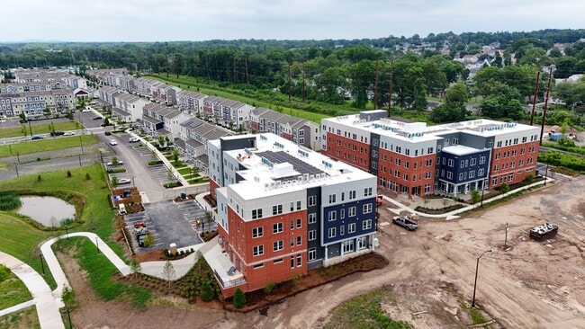 Heights at Village at Park River in Hartford, CT - Building Photo - Building Photo
