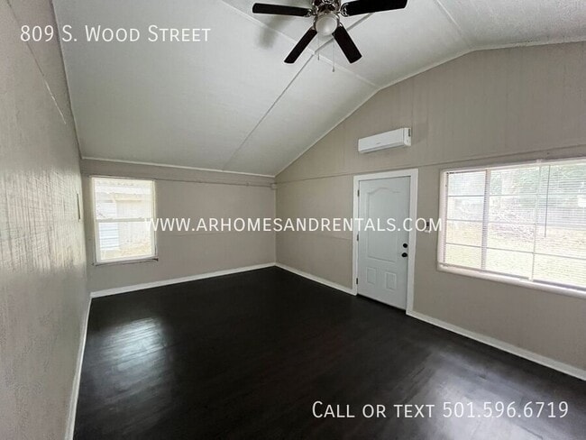 809 S Wood St in Stuttgart, AR - Building Photo - Building Photo