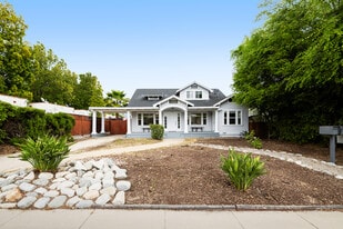 1770 N Sierra Bonita Ave in Pasadena, CA - Building Photo