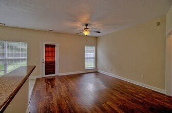 1105 Sara Ln in Hinesville, GA - Building Photo - Building Photo
