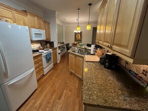 515 Sandringham Dr in Alpharetta, GA - Foto de edificio - Building Photo