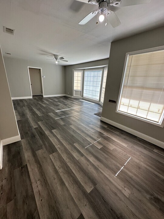6340 Watt Ave in North Highlands, CA - Building Photo
