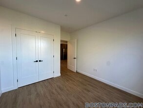 199 Gardner St in Boston, MA - Foto de edificio - Building Photo