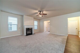 2139 Baywood Tree Ln SW in Snellville, GA - Foto de edificio - Building Photo