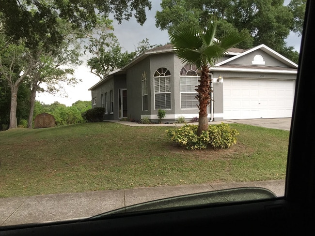 7808 Lakeside Woods Dr