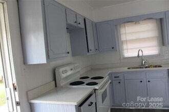 5525 Amity Pl in Charlotte, NC - Building Photo - Building Photo