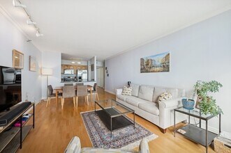 512 N McClurg Ct, Unit 4606 in Chicago, IL - Foto de edificio - Building Photo