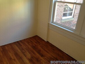 14 Centre St in Cambridge, MA - Foto de edificio - Building Photo