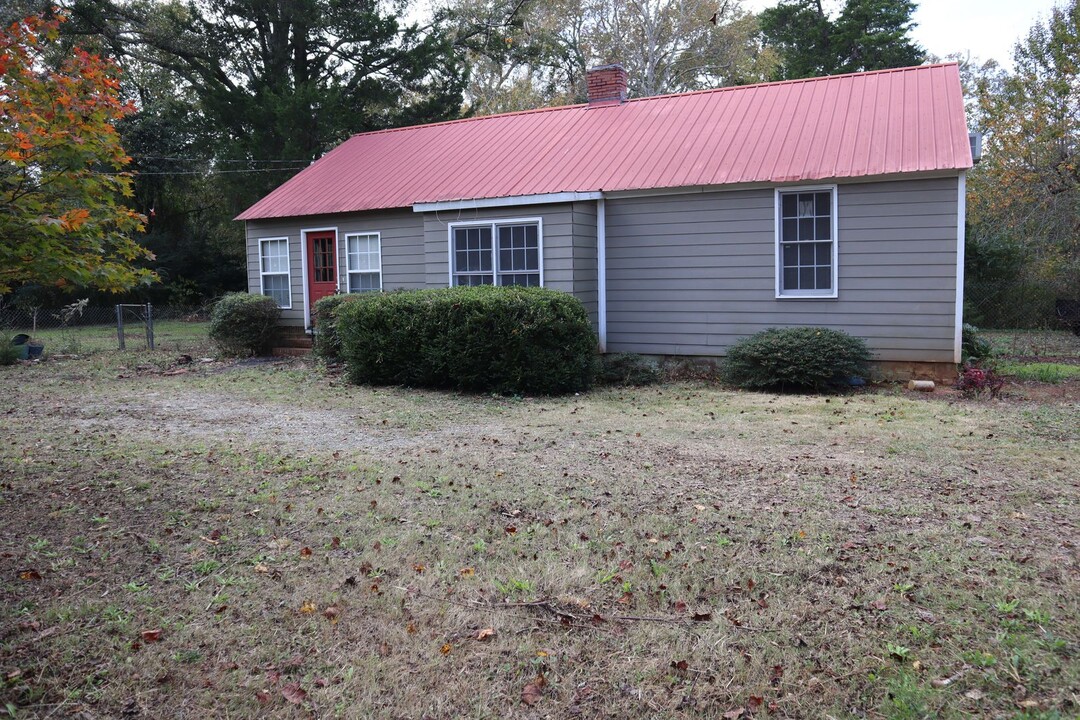 222 W C St in Pine Mountain Valley, GA - Building Photo